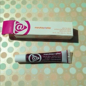 Mary Kay jelly lip gloss Jammin' Berry